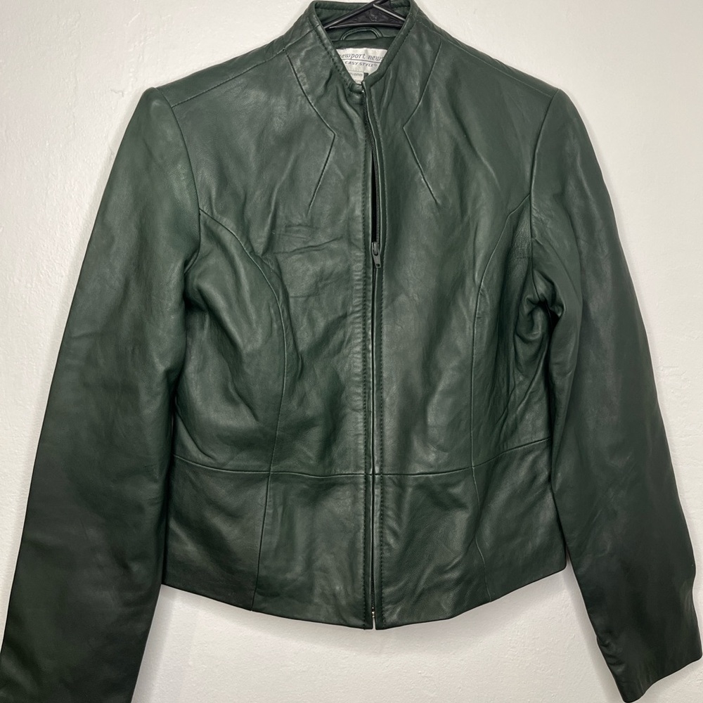 Vintage dark green leather jacket (size s)